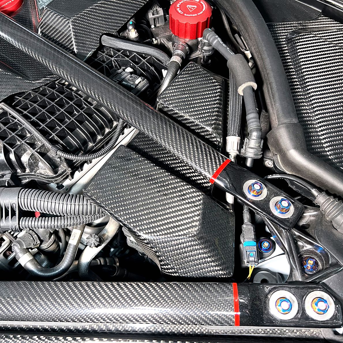 ECU Carbon Abdeckung passend für BMW M3 (G80/G81) M4 (G82/G83) M2 (G87)
