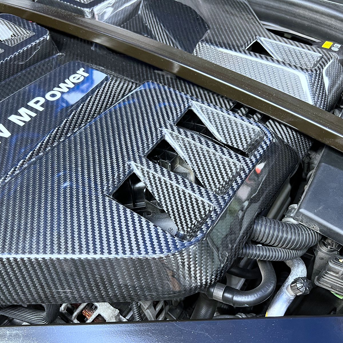 Große Motorabdeckung Carbon passend für BMW M3 (G80/G81) M4 (G82/G83) M2 (G87)